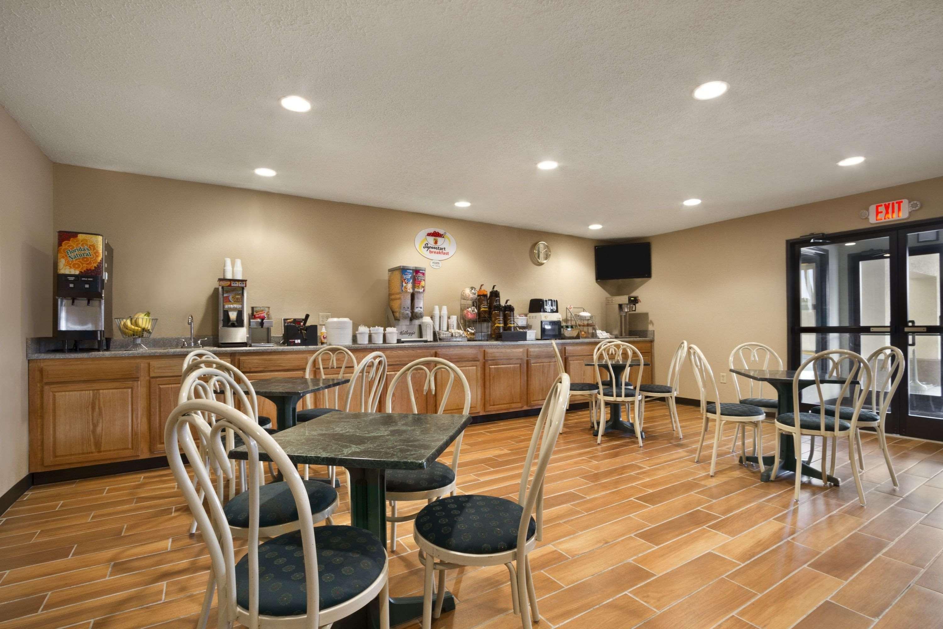 Super 8 By Wyndham Fort Chiswell Wytheville Area Max Meadows Экстерьер фото